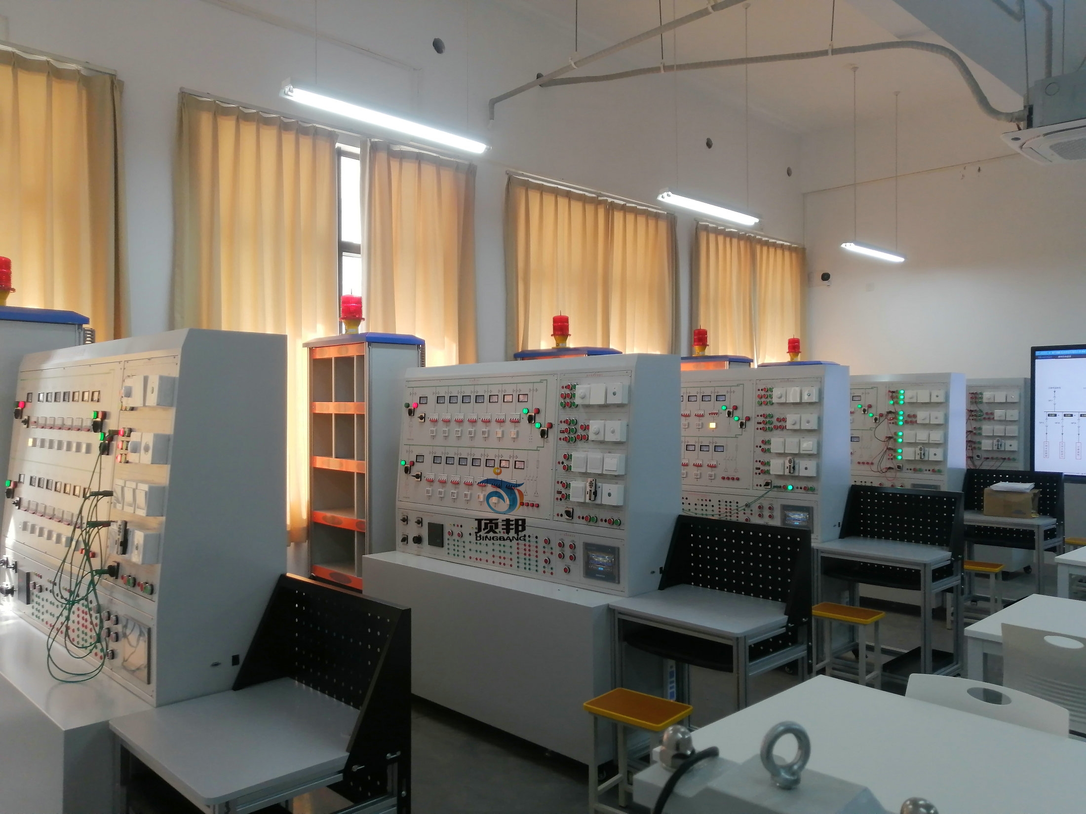 楼宇供配电及照明系统综合实训装置