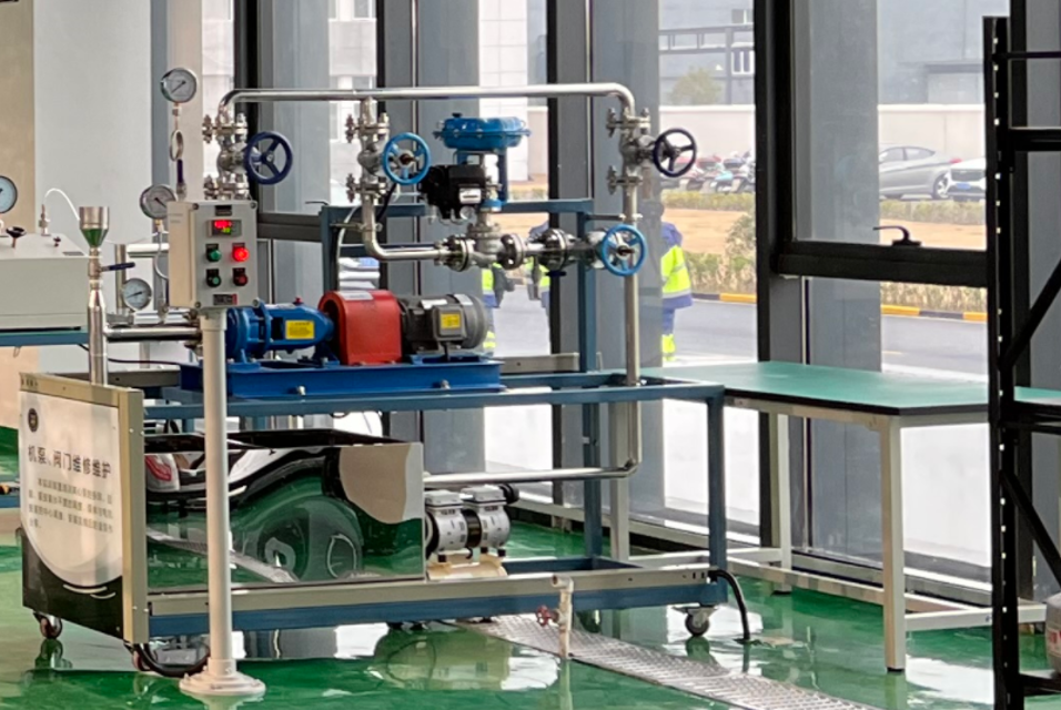 泵阀拆装实训装置(图1) 泵阀拆装实训装置