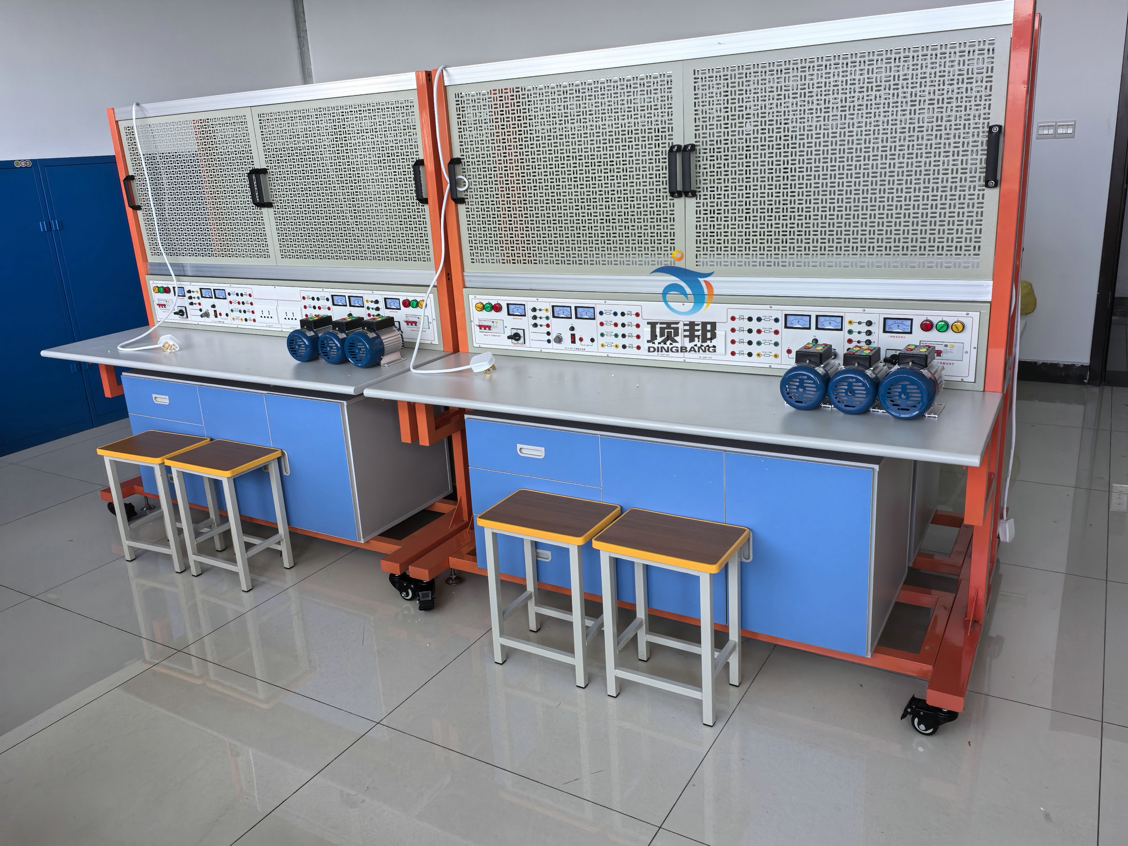 低压电工实训台(图1) 低压电工实训台