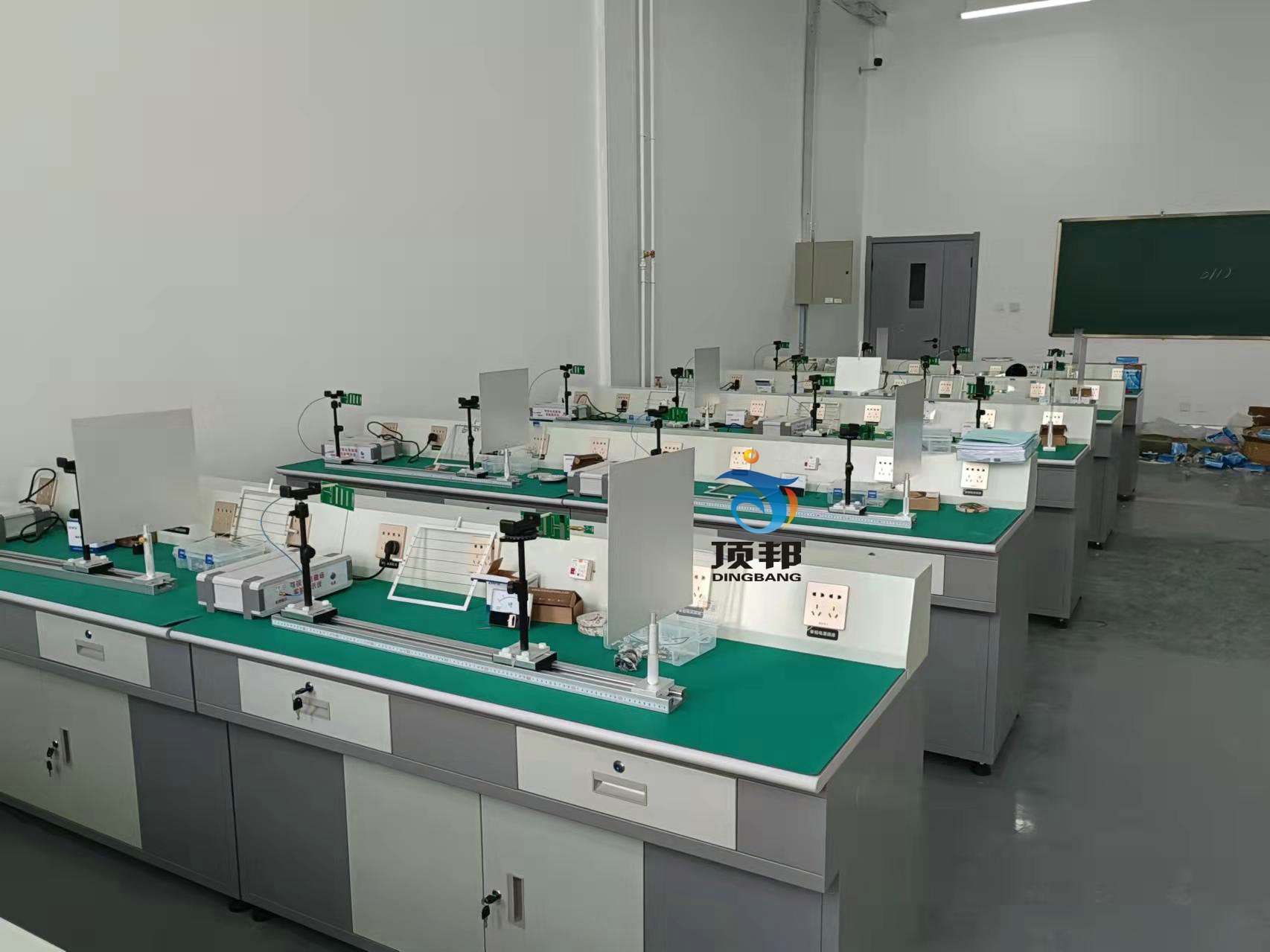 呼伦贝尔学院电磁场电磁波可视化教学实验系统