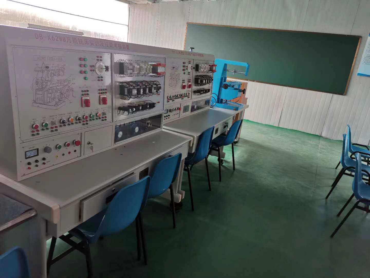 南京华东信息工程技工学校物流仓储、机床实训设备(图4)