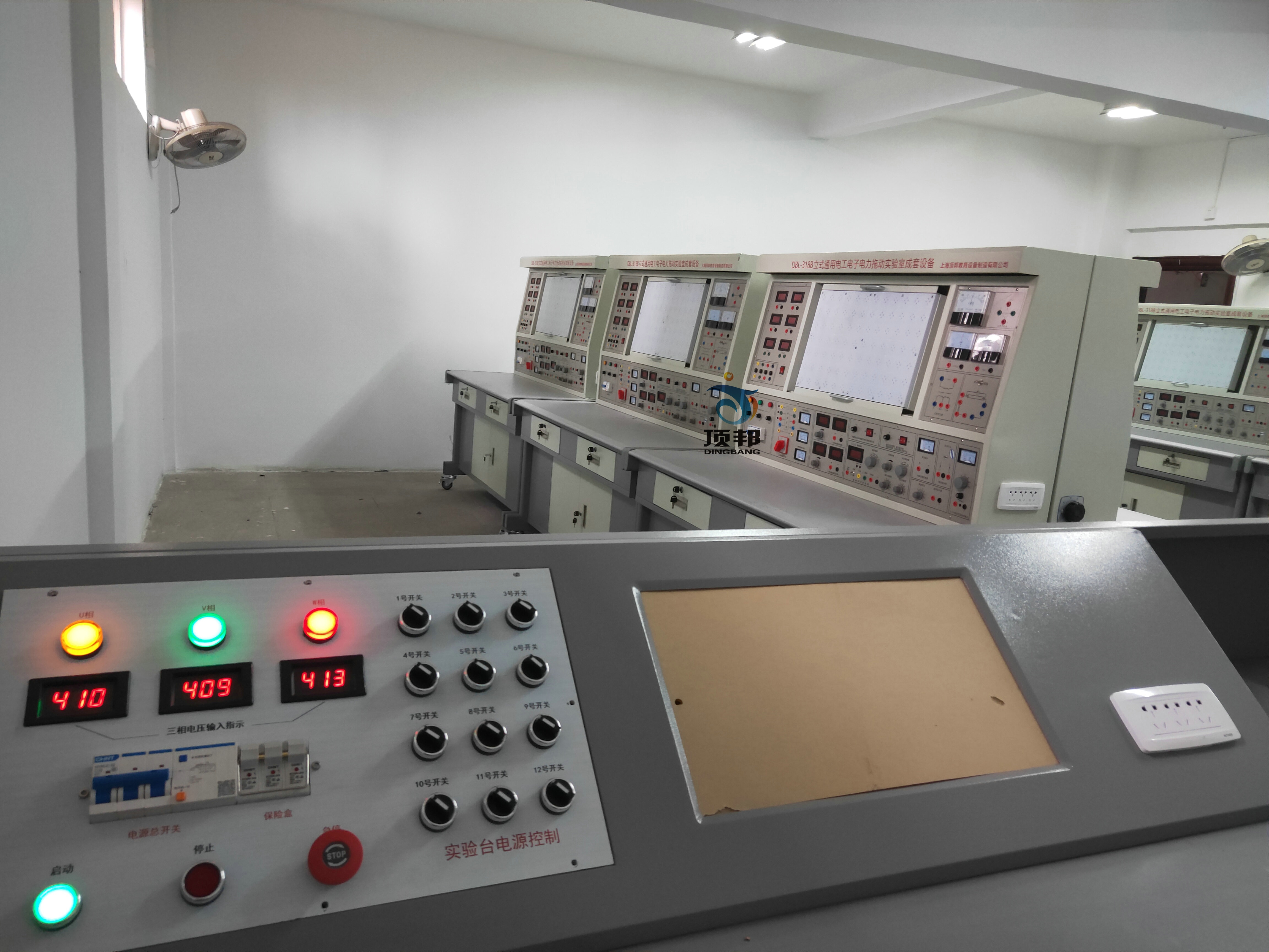 江西东南智慧技工学校电工电子电力拖动实训装置(图1)