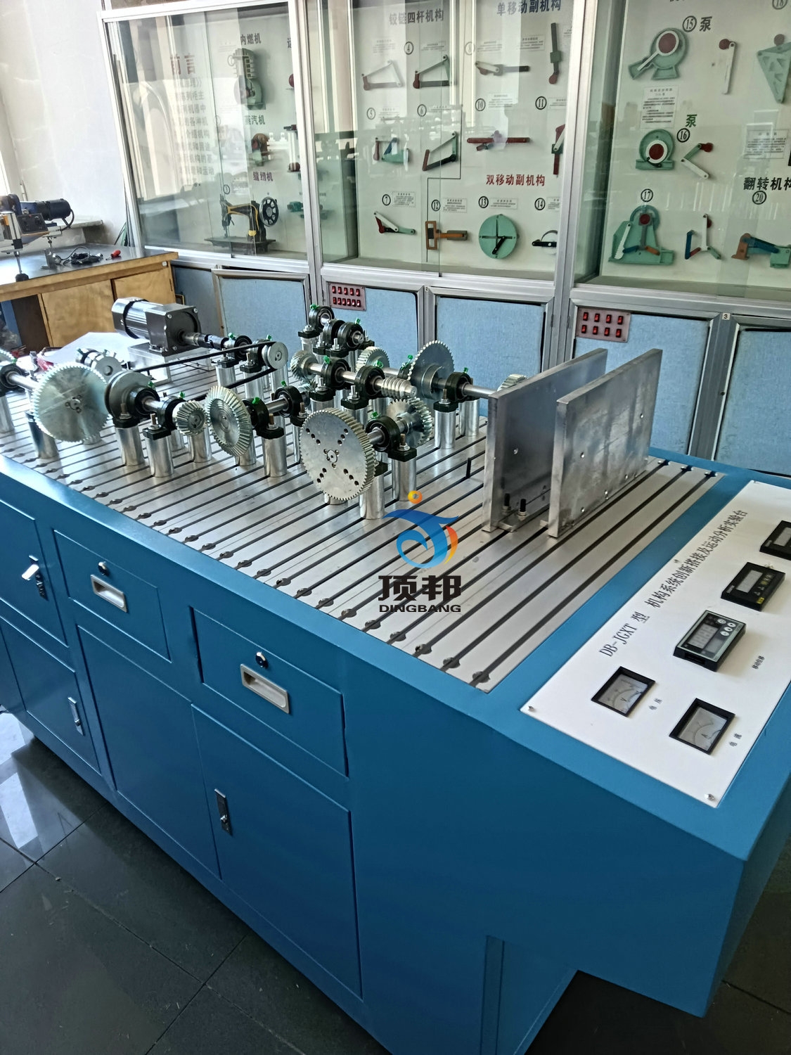 哈尔滨工业大学机构系统创新搭接及运动分析实验台