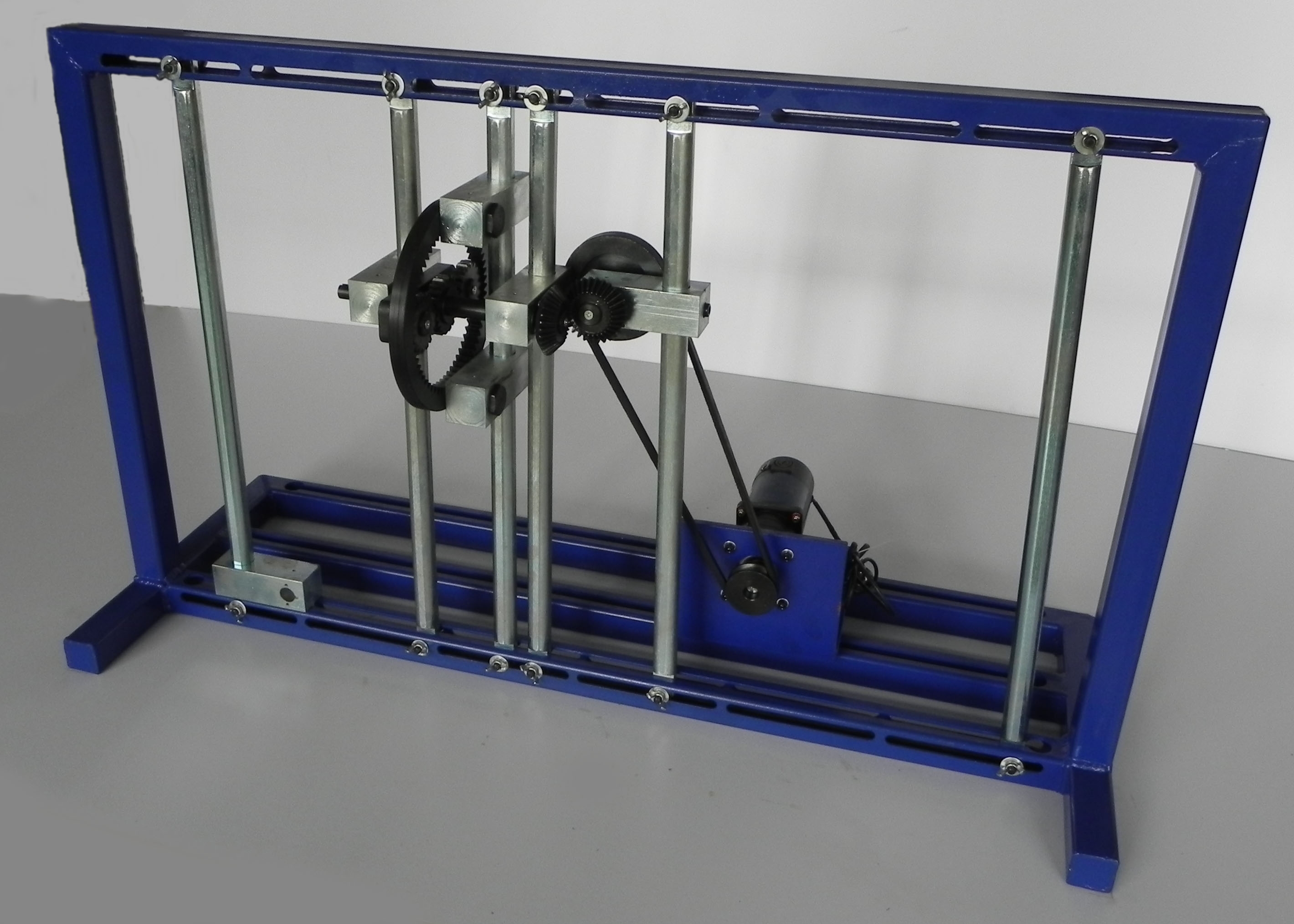 台州职业技术学院机械运动创新方案拼装实验台(图1)